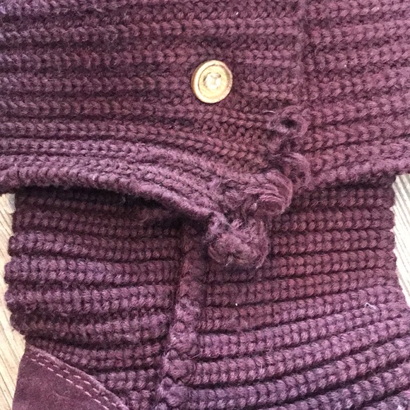 Ugg - Picture 3 of 5